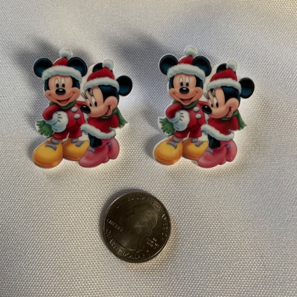 NWT. Handmade Disney Christmas Mickey Mouse and Minnie Mouse Earrings! - Picture 2 of 2